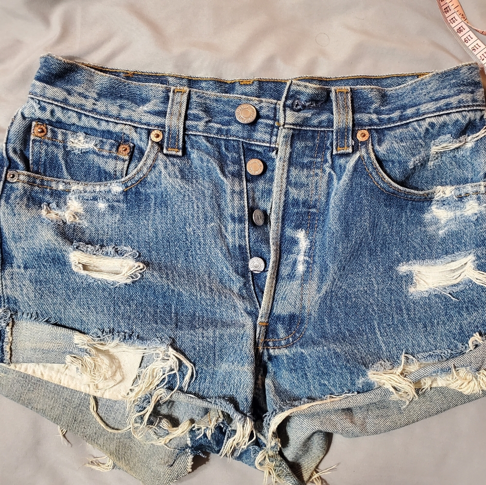 Vintage Levi's 501xx distressed cut off denim - Picture 5 of 8
